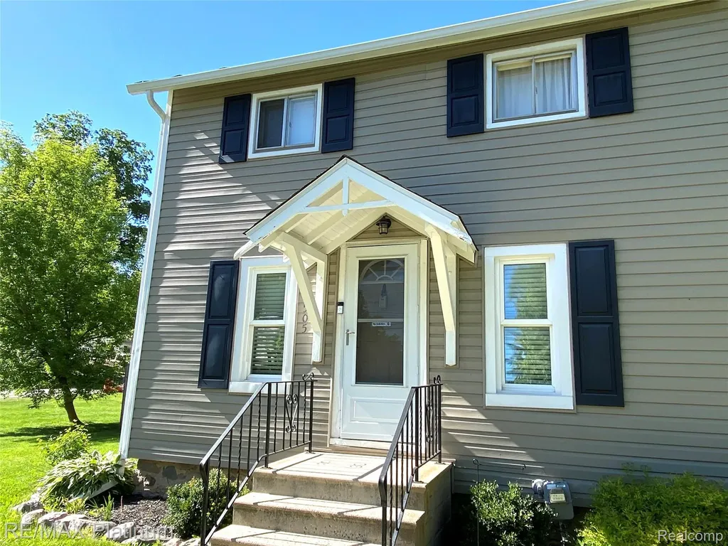 505 E Frank Street Fowlerville Village MI 48836