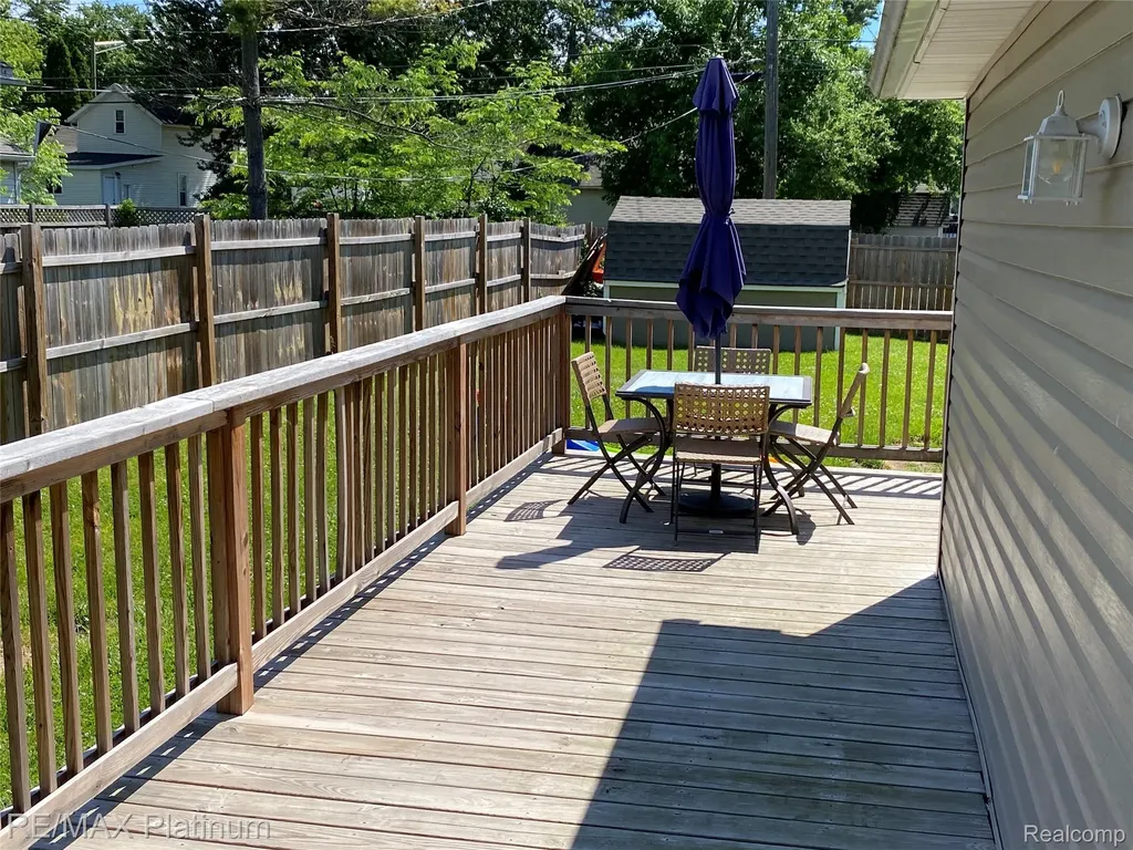 505 E Frank Street Fowlerville Village MI 48836