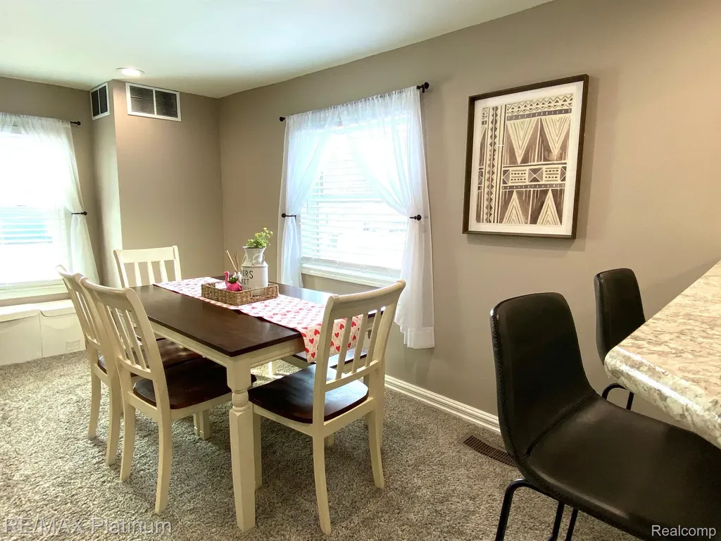 505 E Frank Street Fowlerville Village MI 48836
