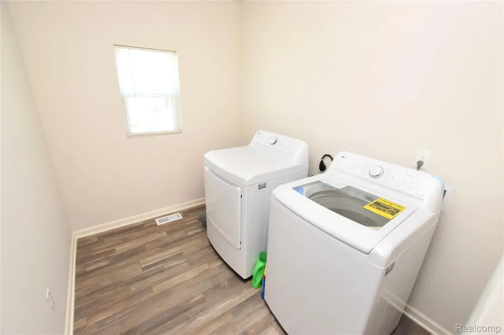 2288 Hunter Lane Burton City MI 48519