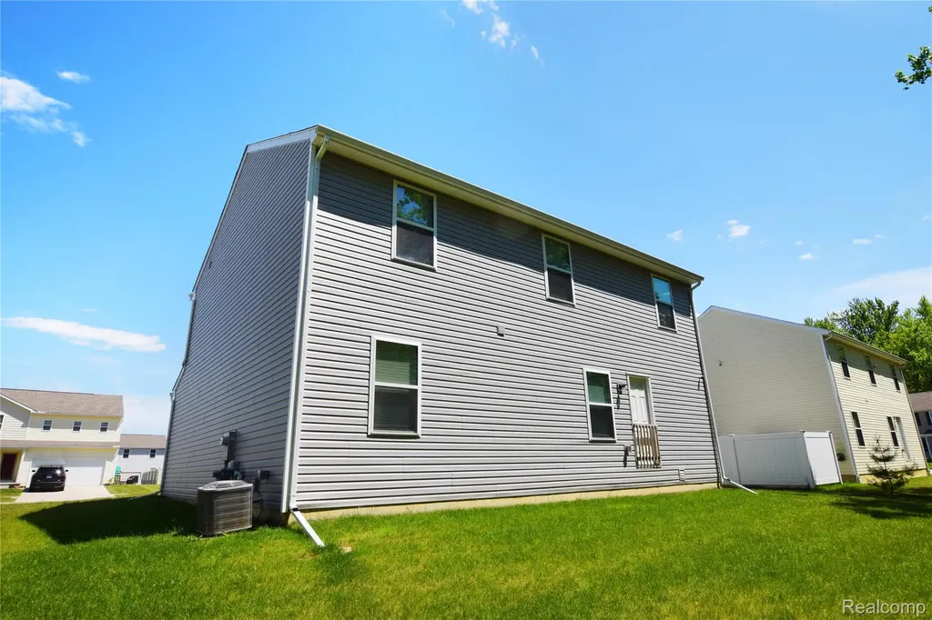 2288 Hunter Lane Burton City MI 48519