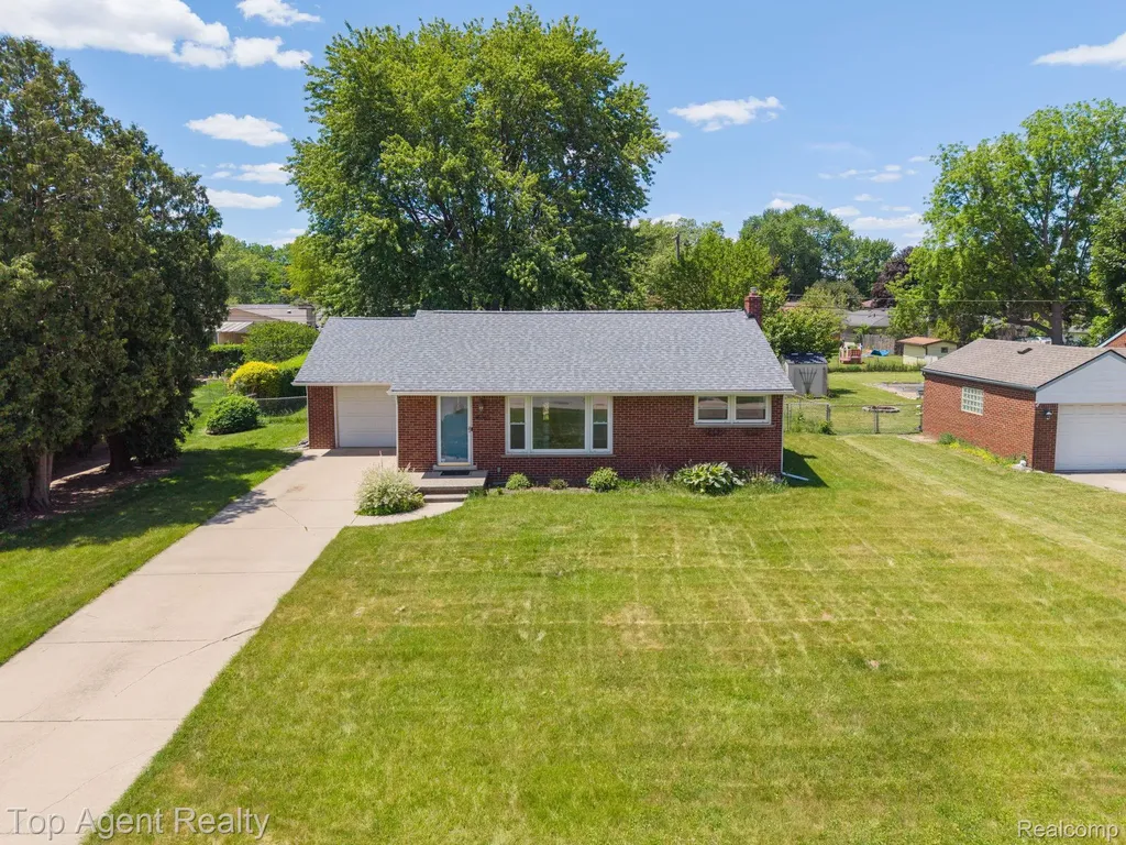 36365 Briarcliff Road Sterling Heights City MI 48312