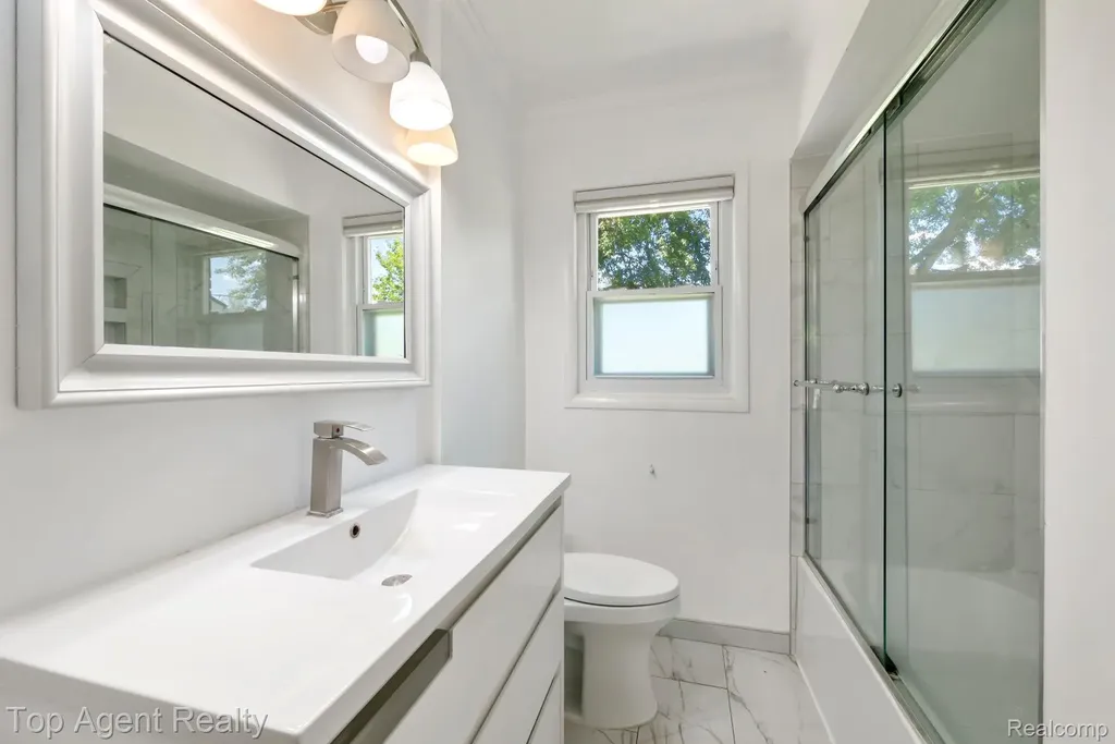 36365 Briarcliff Road Sterling Heights City MI 48312
