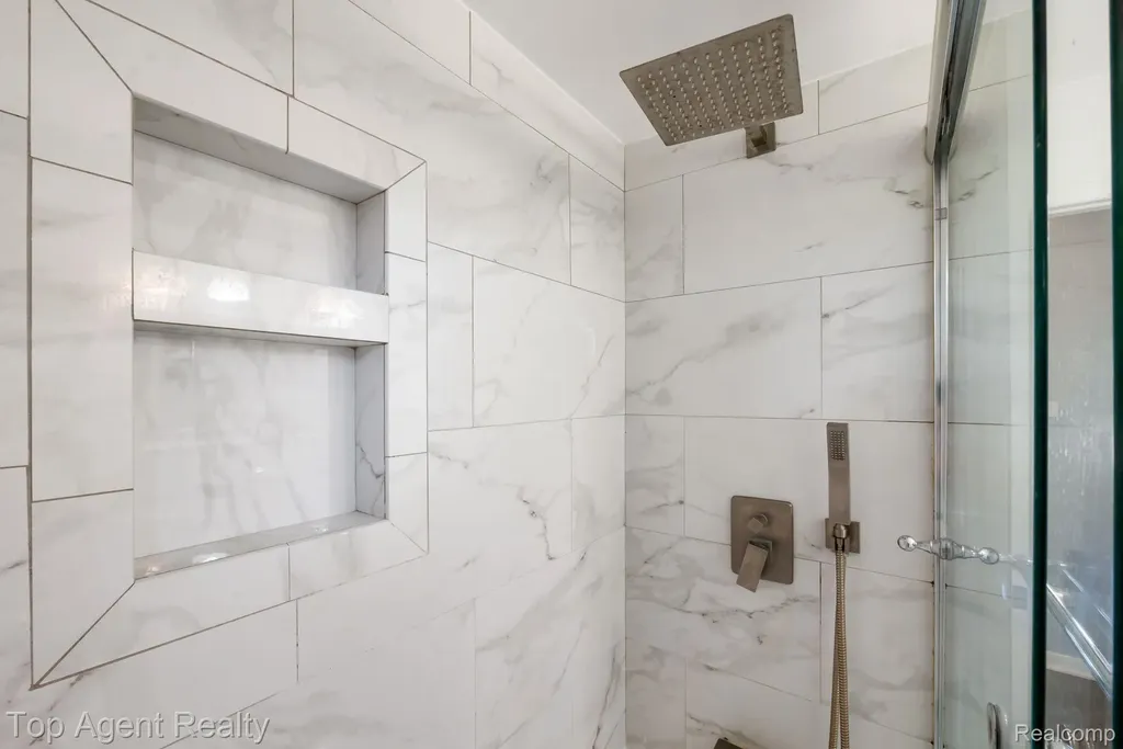 36365 Briarcliff Road Sterling Heights City MI 48312