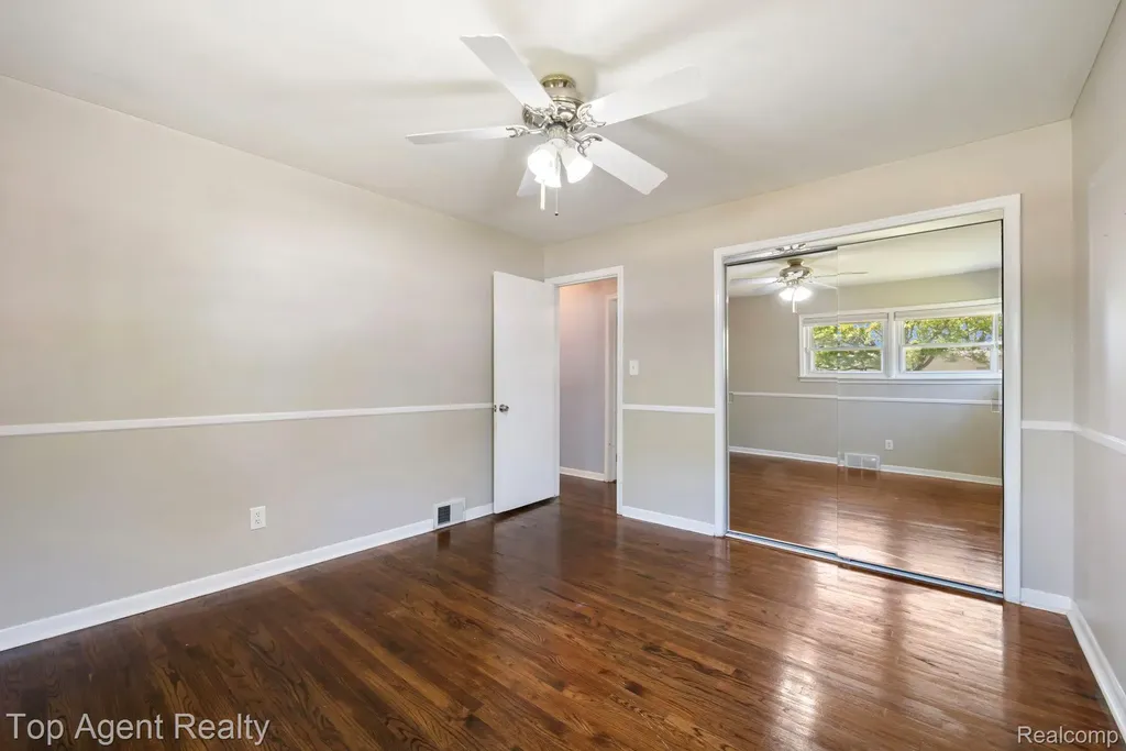 36365 Briarcliff Road Sterling Heights City MI 48312
