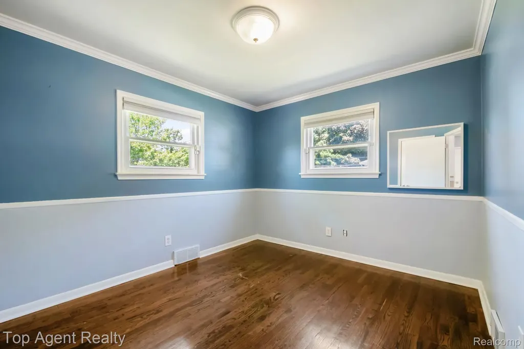 36365 Briarcliff Road Sterling Heights City MI 48312