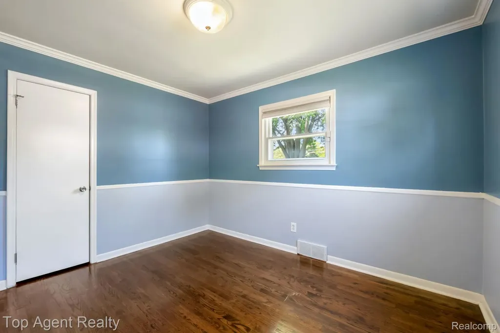 36365 Briarcliff Road Sterling Heights City MI 48312