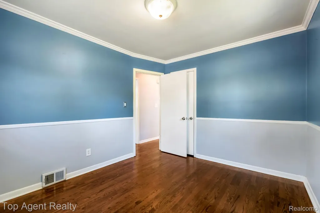 36365 Briarcliff Road Sterling Heights City MI 48312