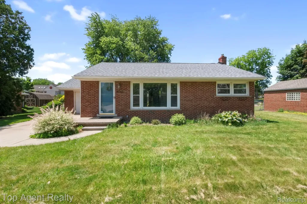 36365 Briarcliff Road Sterling Heights City MI 48312