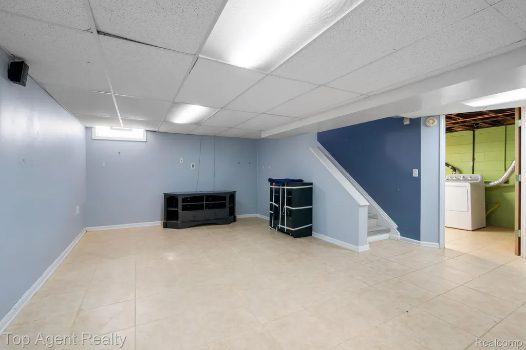 36365 Briarcliff Road Sterling Heights City MI 48312