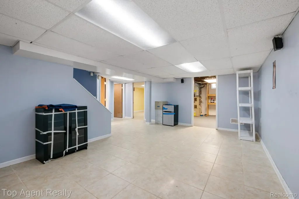 36365 Briarcliff Road Sterling Heights City MI 48312