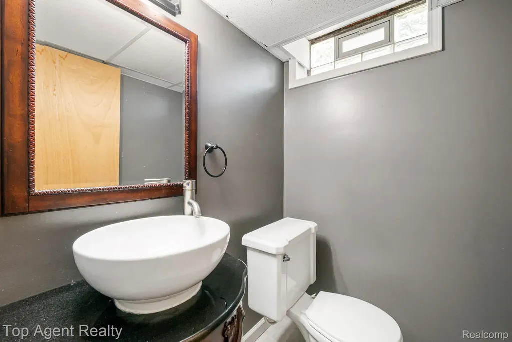 36365 Briarcliff Road Sterling Heights City MI 48312