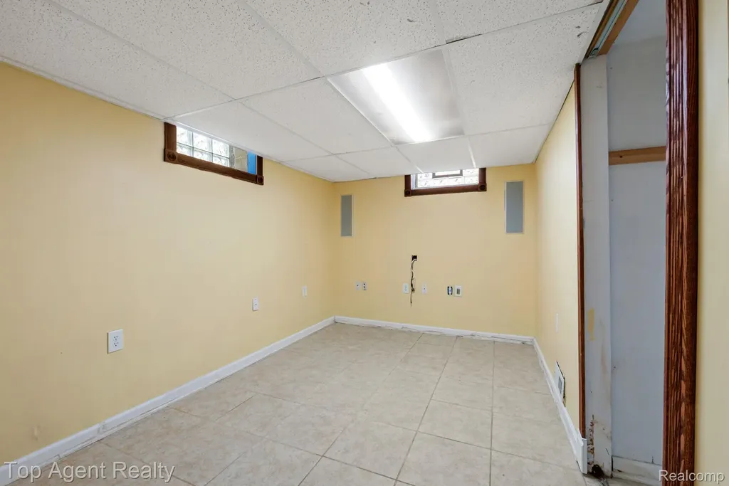 36365 Briarcliff Road Sterling Heights City MI 48312