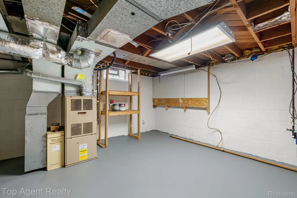 36365 Briarcliff Road Sterling Heights City MI 48312