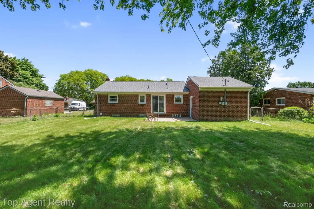 36365 Briarcliff Road Sterling Heights City MI 48312