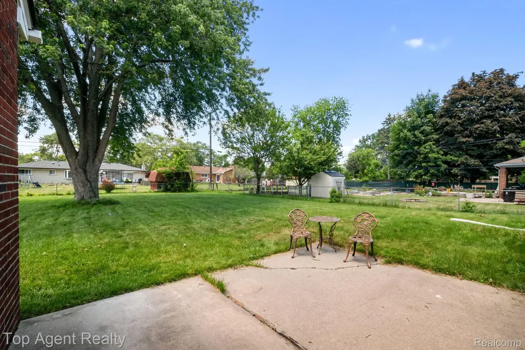 36365 Briarcliff Road Sterling Heights City MI 48312