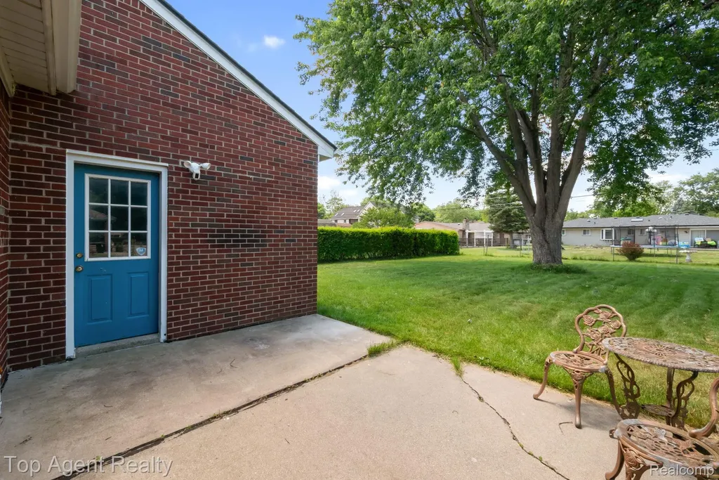 36365 Briarcliff Road Sterling Heights City MI 48312