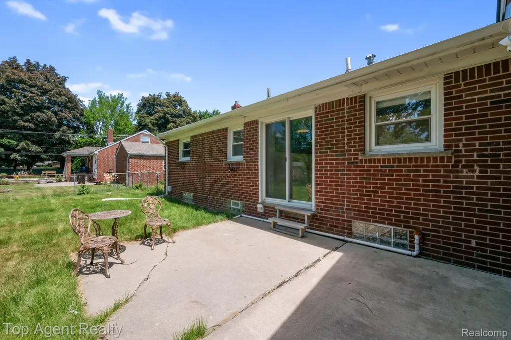 36365 Briarcliff Road Sterling Heights City MI 48312