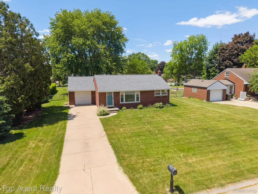 36365 Briarcliff Road Sterling Heights City MI 48312