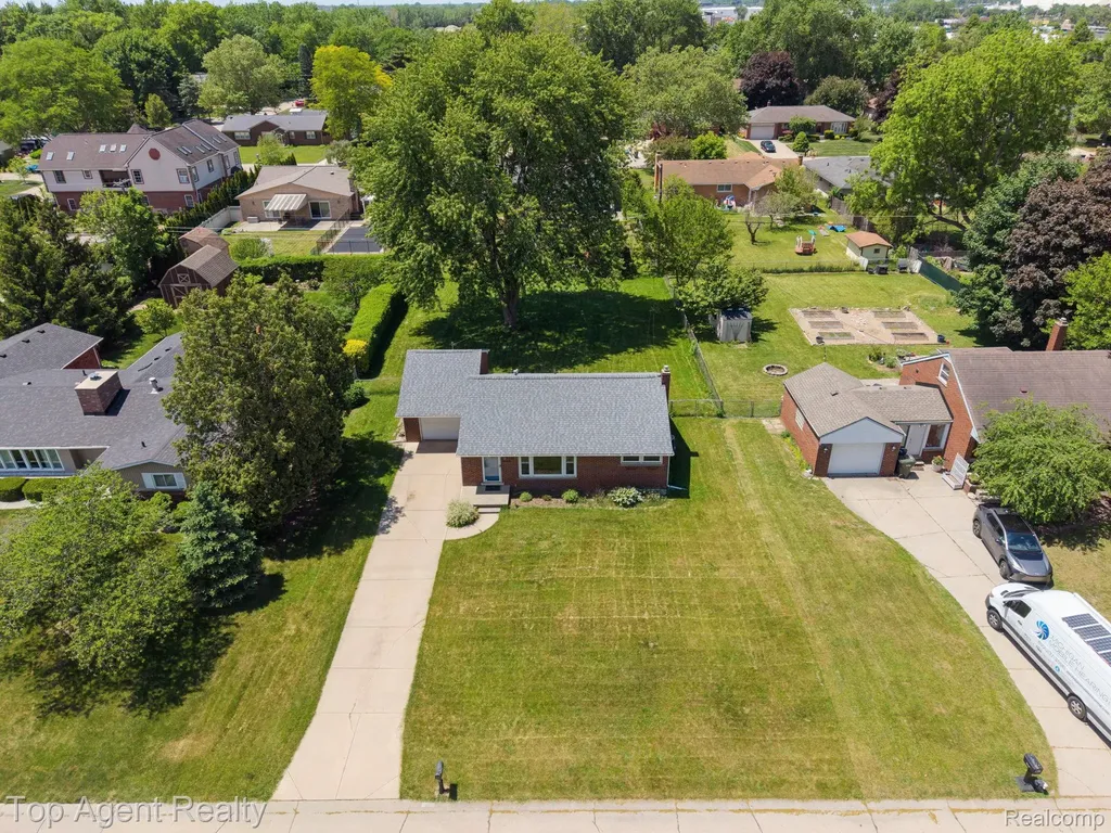36365 Briarcliff Road Sterling Heights City MI 48312