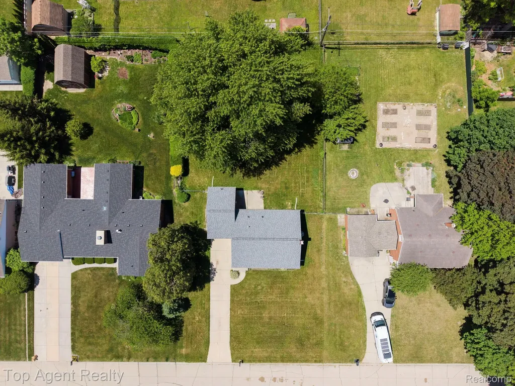 36365 Briarcliff Road Sterling Heights City MI 48312