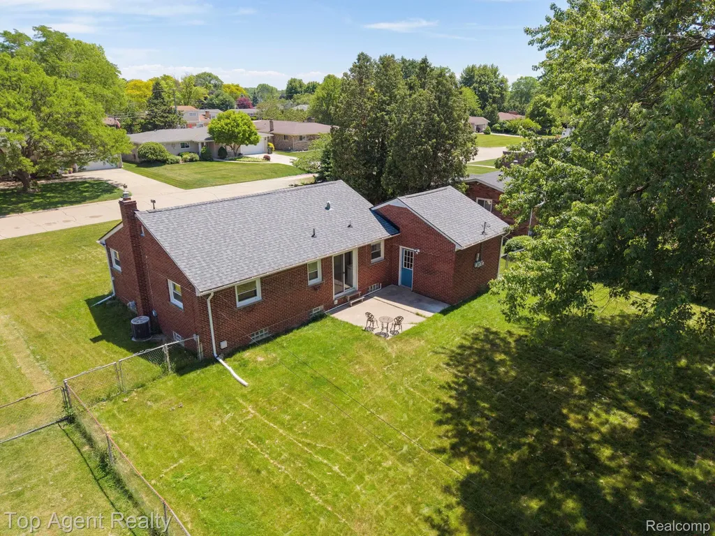 36365 Briarcliff Road Sterling Heights City MI 48312