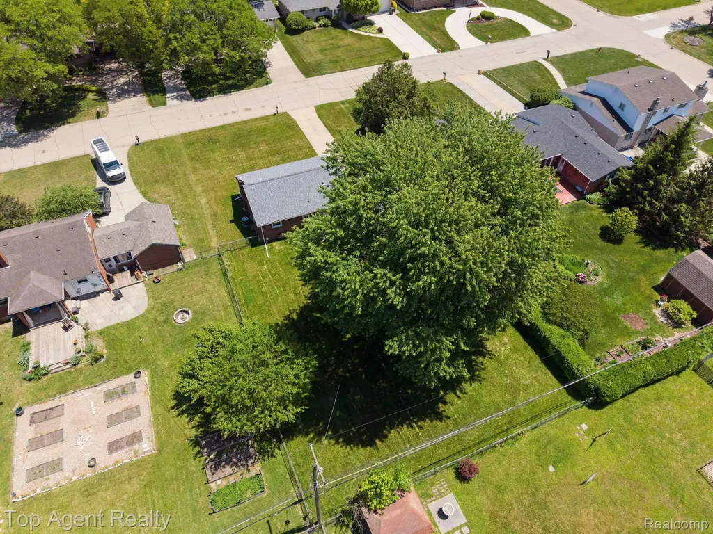 36365 Briarcliff Road Sterling Heights City MI 48312
