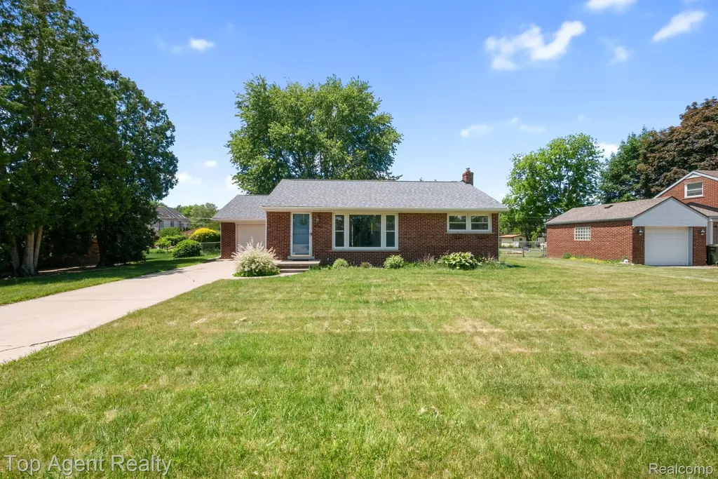 36365 Briarcliff Road Sterling Heights City MI 48312