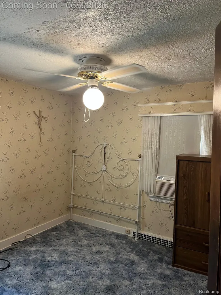 1086 Forest Avenue Burton City MI 48509