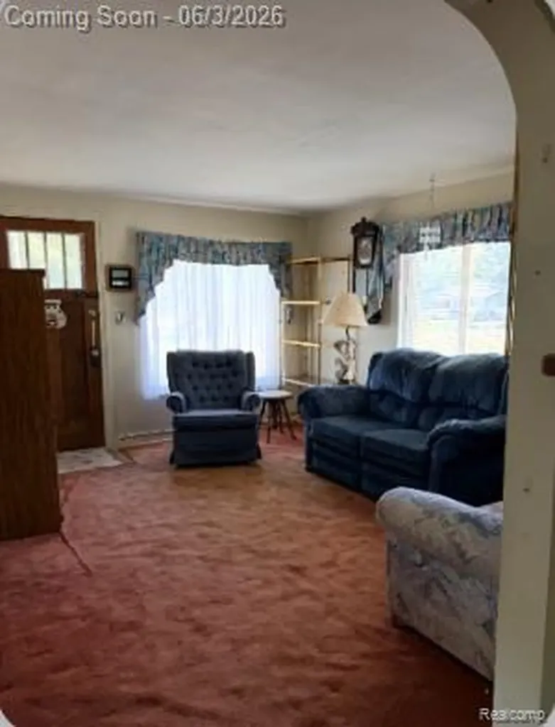 1086 Forest Avenue Burton City MI 48509