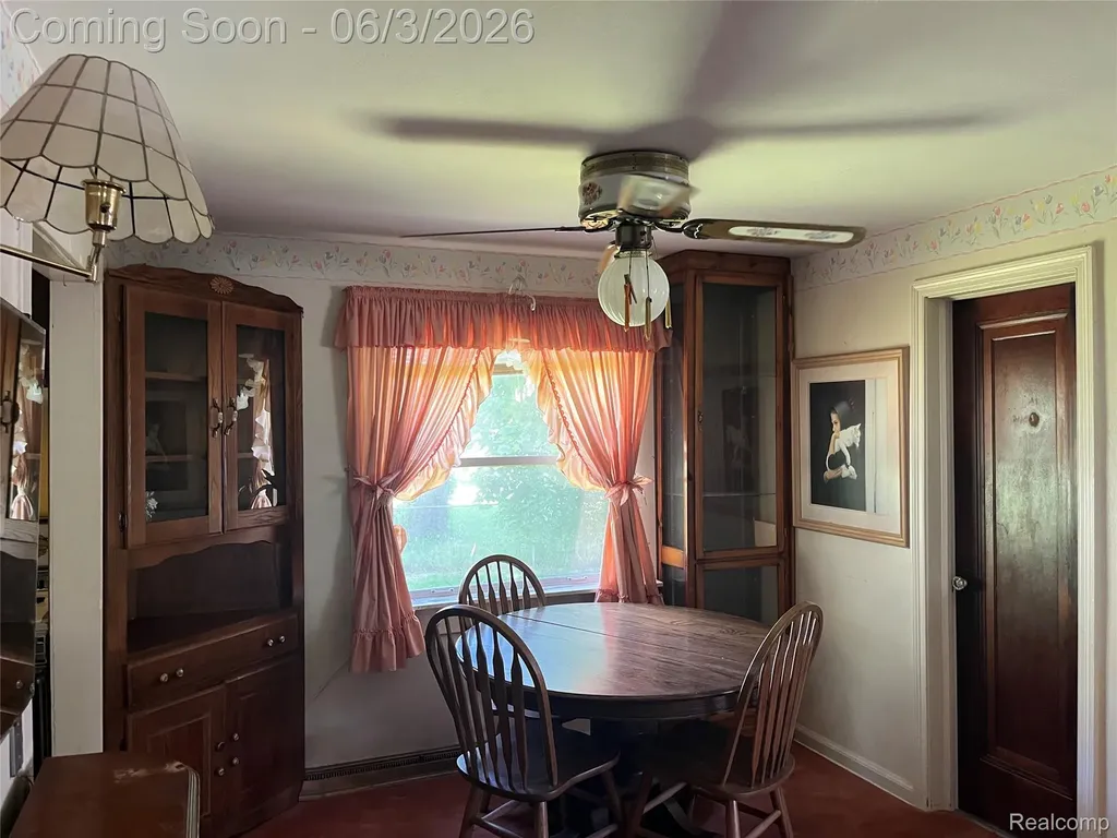 1086 Forest Avenue Burton City MI 48509