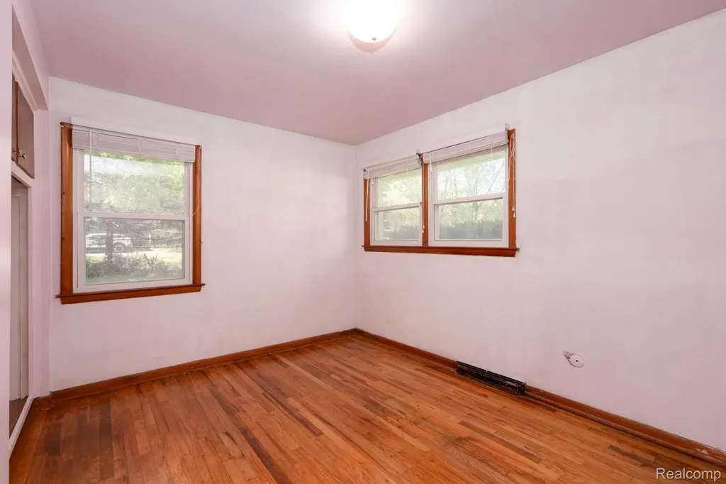 426 Driftwood Avenue Rochester Hills City MI 48307