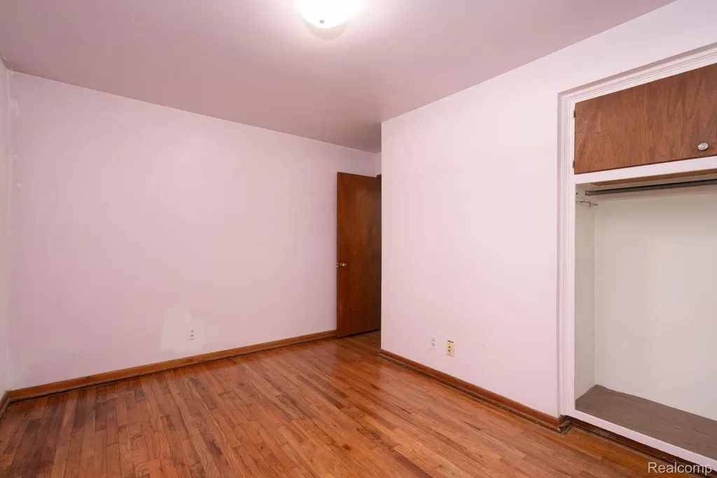 426 Driftwood Avenue Rochester Hills City MI 48307