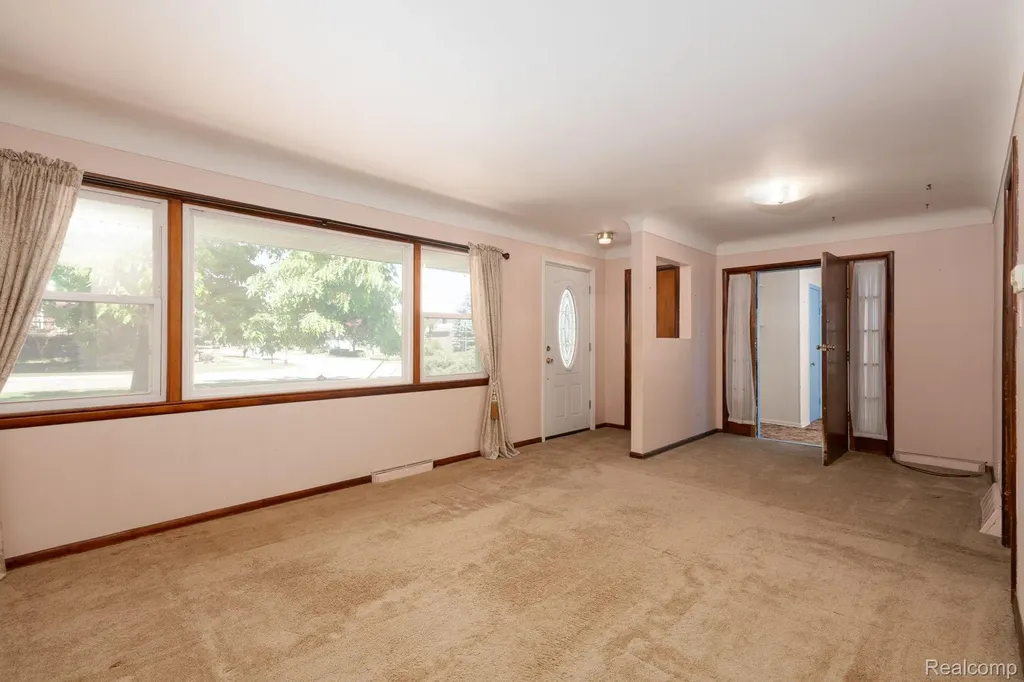 426 Driftwood Avenue Rochester Hills City MI 48307