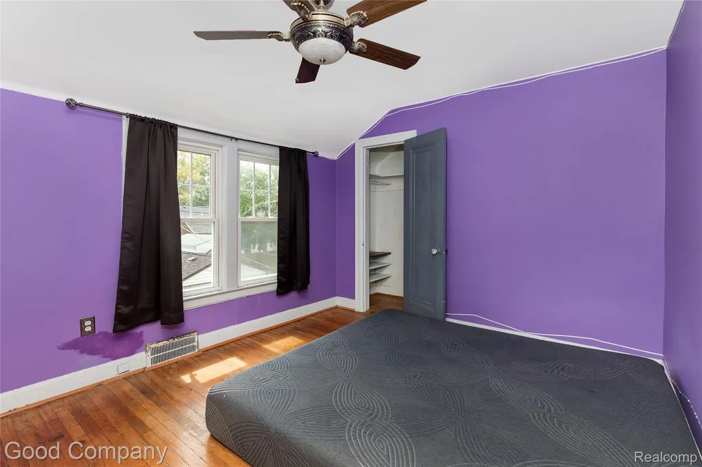15223 Thomas Avenue Allen Park City MI 48101