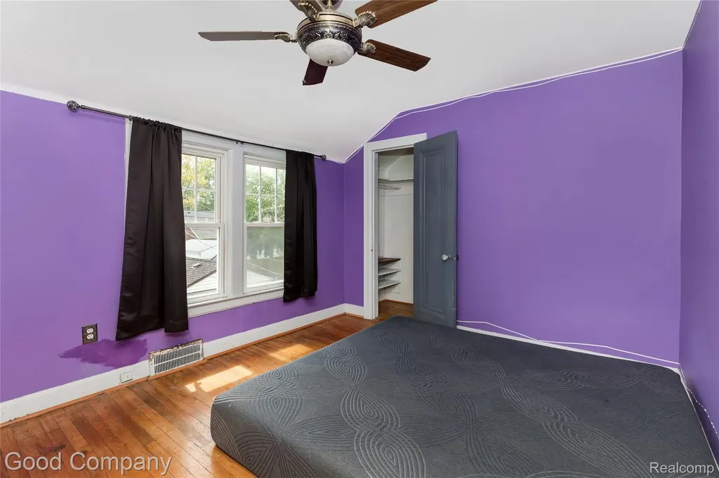 15223 Thomas Avenue Allen Park City MI 48101