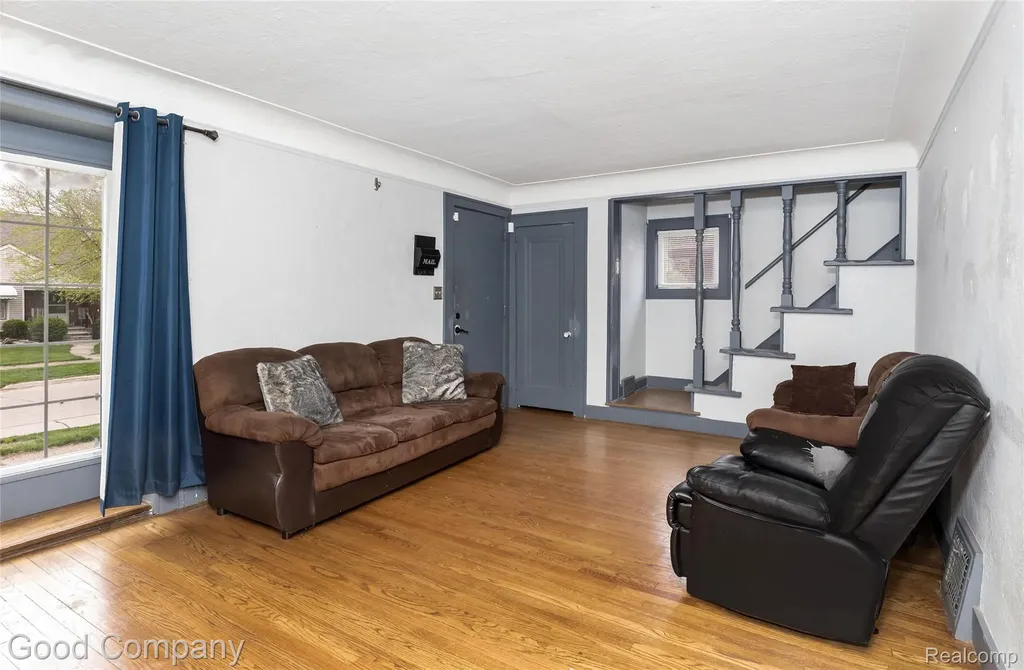 15223 Thomas Avenue Allen Park City MI 48101