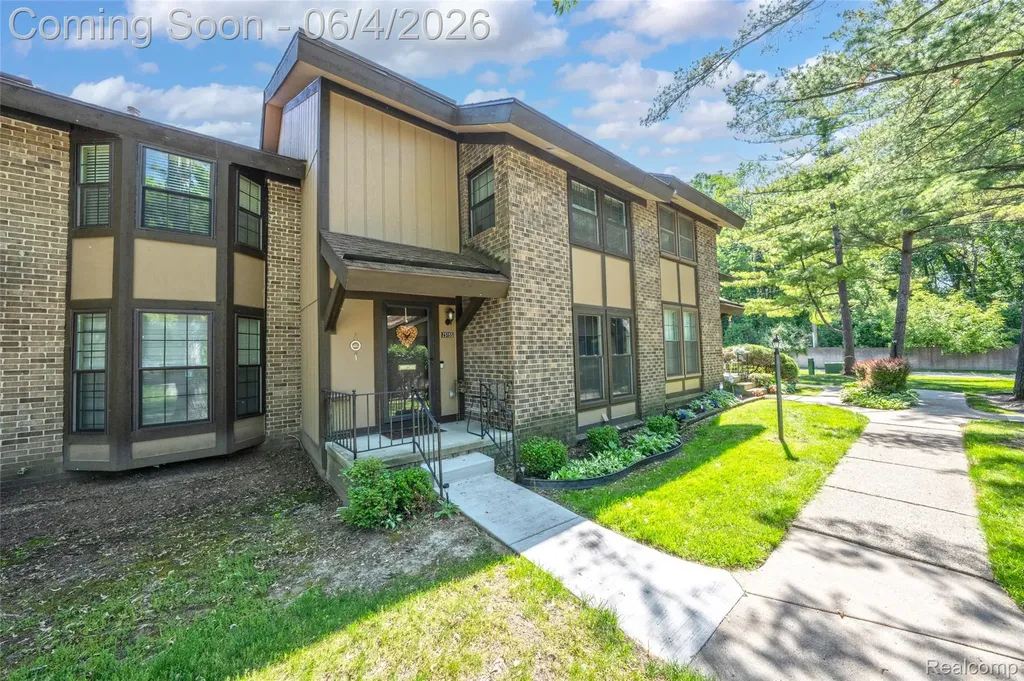 25155 Greenbrooke Drive Southfield City MI 48033