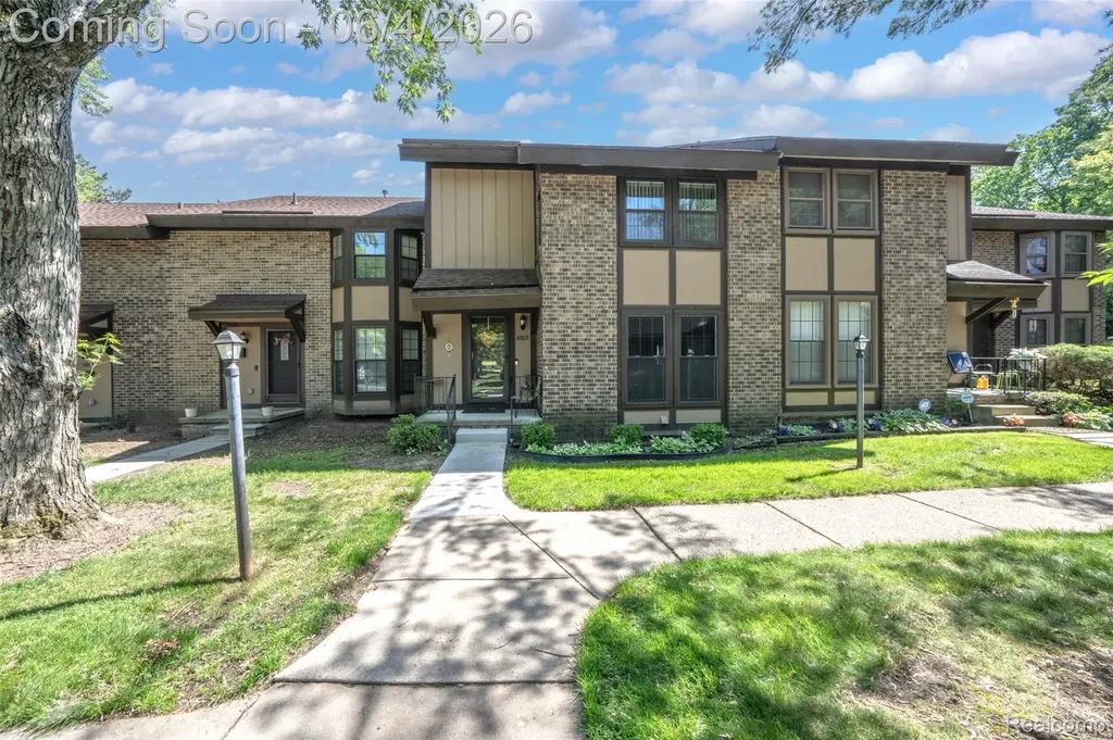 25155 Greenbrooke Drive Southfield City MI 48033