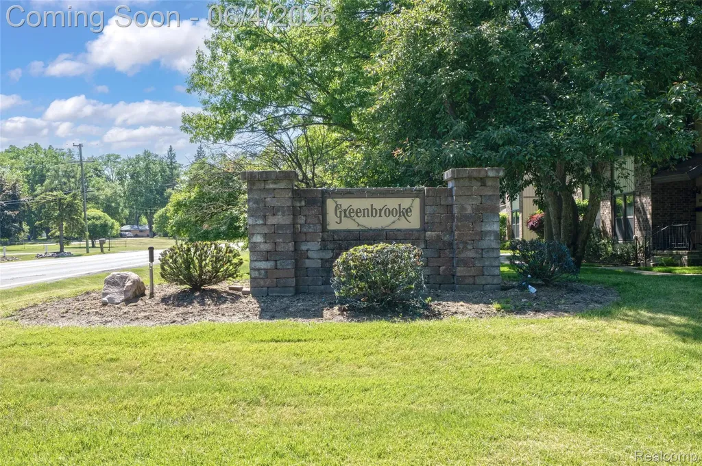 25155 Greenbrooke Drive Southfield City MI 48033