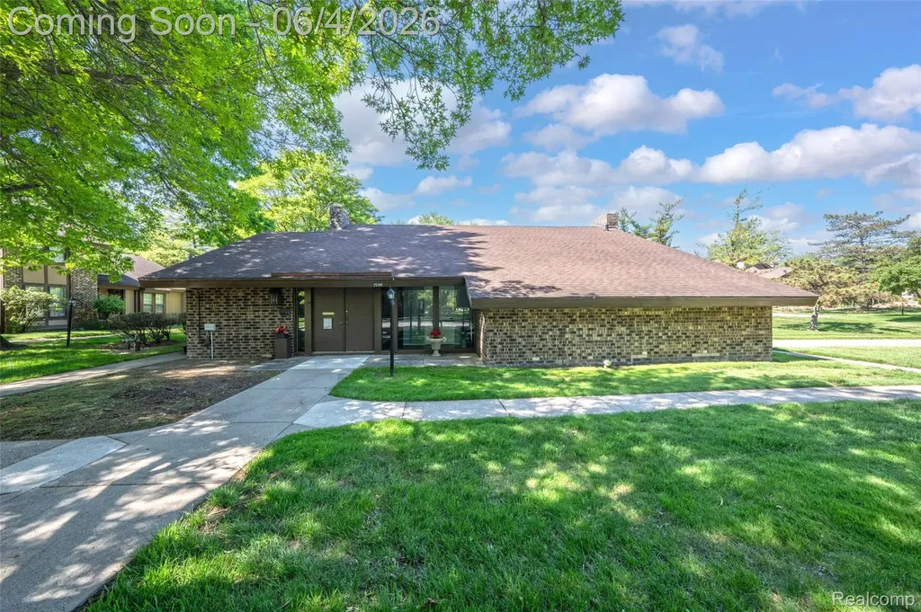 25155 Greenbrooke Drive Southfield City MI 48033