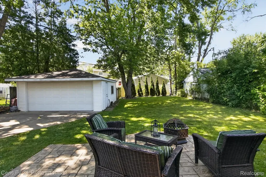 31772 Folkstone Drive Farmington City MI 48336