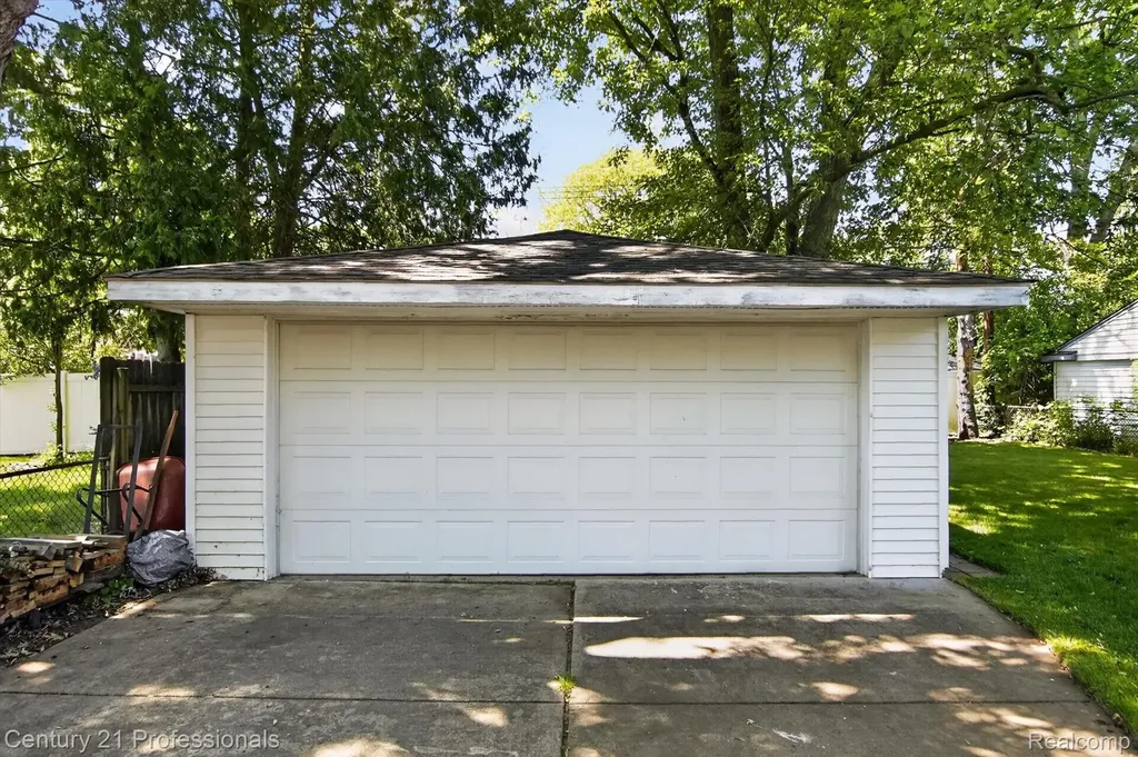 31772 Folkstone Drive Farmington City MI 48336