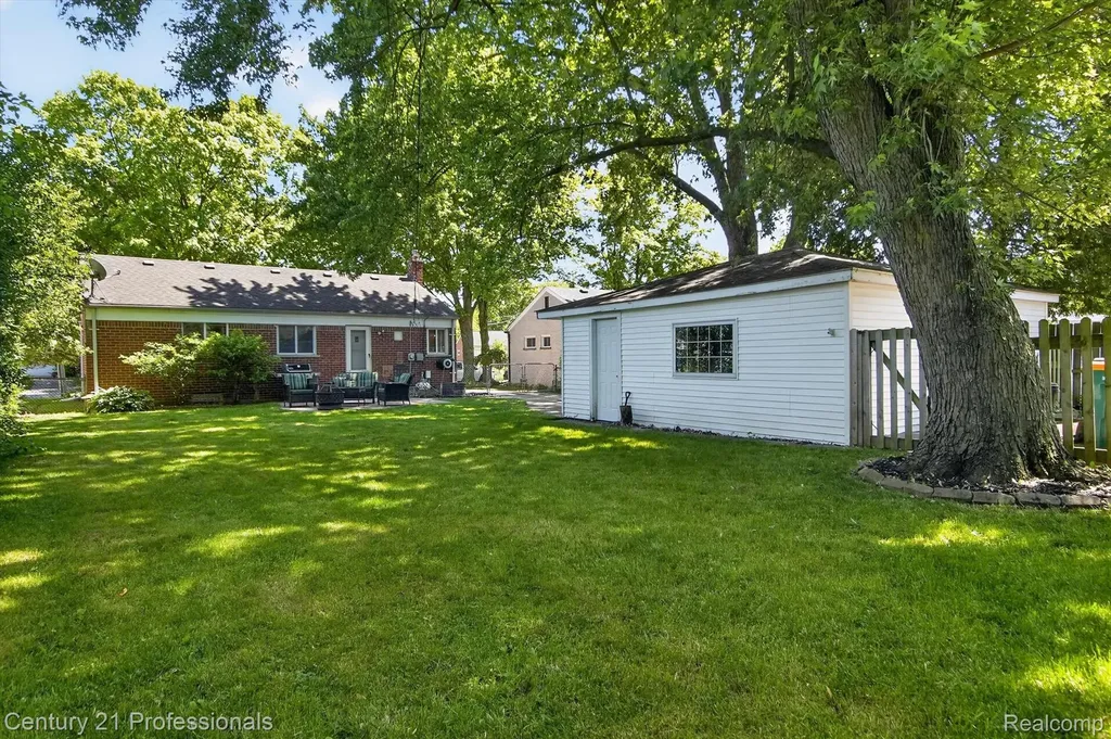 31772 Folkstone Drive Farmington City MI 48336