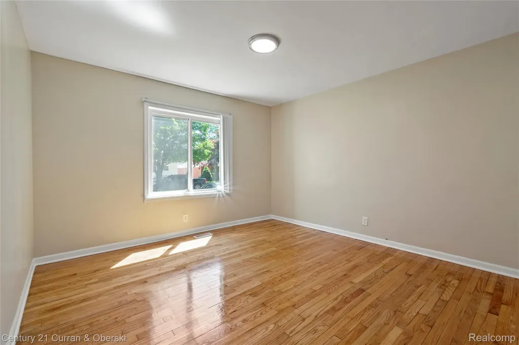 5378 Weddell Street Dearborn Heights City MI 48125