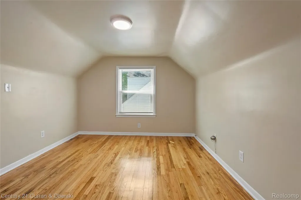 5378 Weddell Street Dearborn Heights City MI 48125