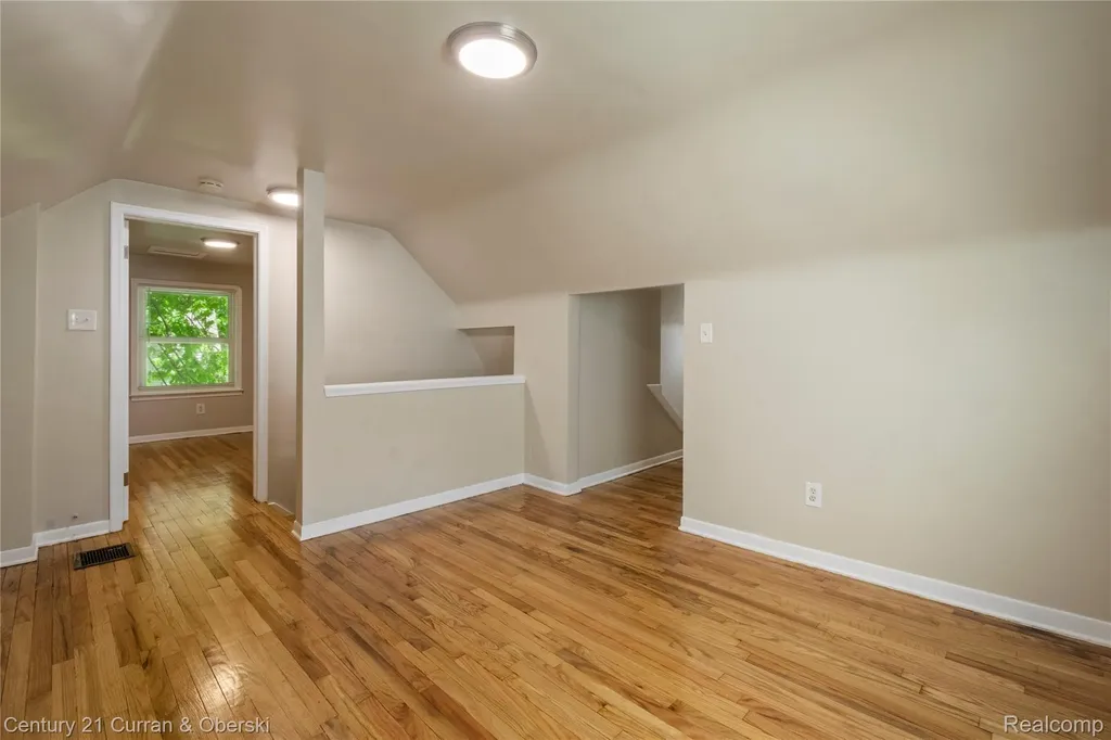 5378 Weddell Street Dearborn Heights City MI 48125