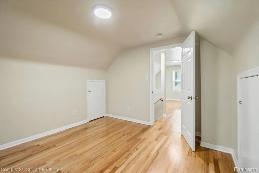 5378 Weddell Street Dearborn Heights City MI 48125