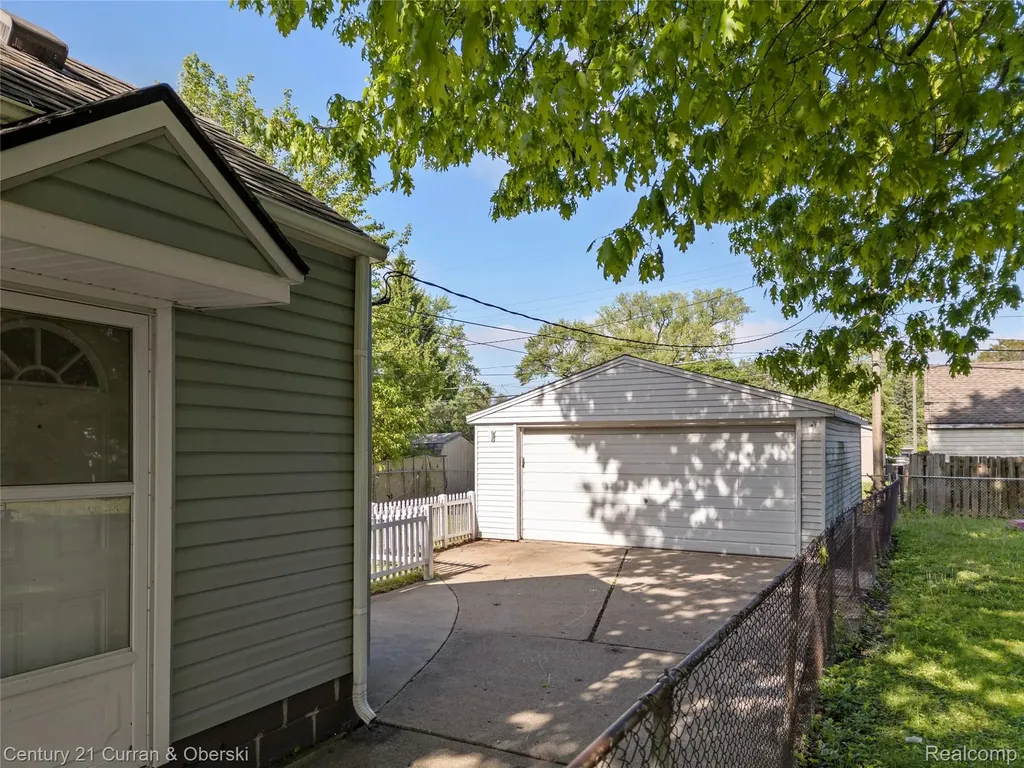 5378 Weddell Street Dearborn Heights City MI 48125