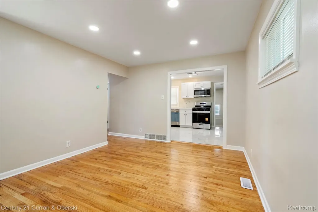 5378 Weddell Street Dearborn Heights City MI 48125